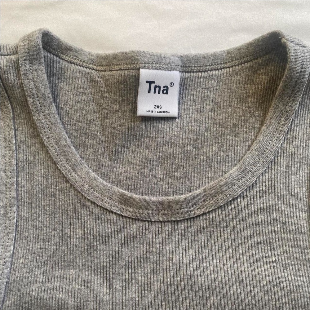 Aritzia Tna Ribbed Cropped Racer Tank - Picture 2 of 4
